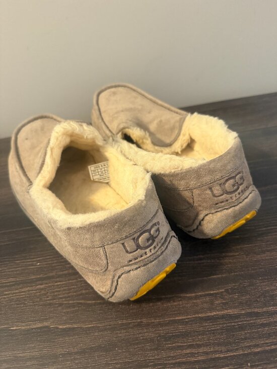 Men\'s Ugg Ascot Loafer Slipper - 11